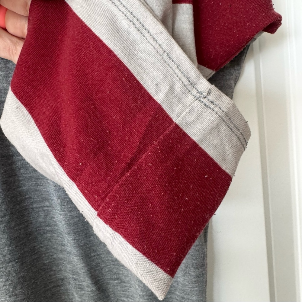 EUC Lularoe Randy top with flag sleeves. Size 2XL (22-24) - Picture 3 of 6